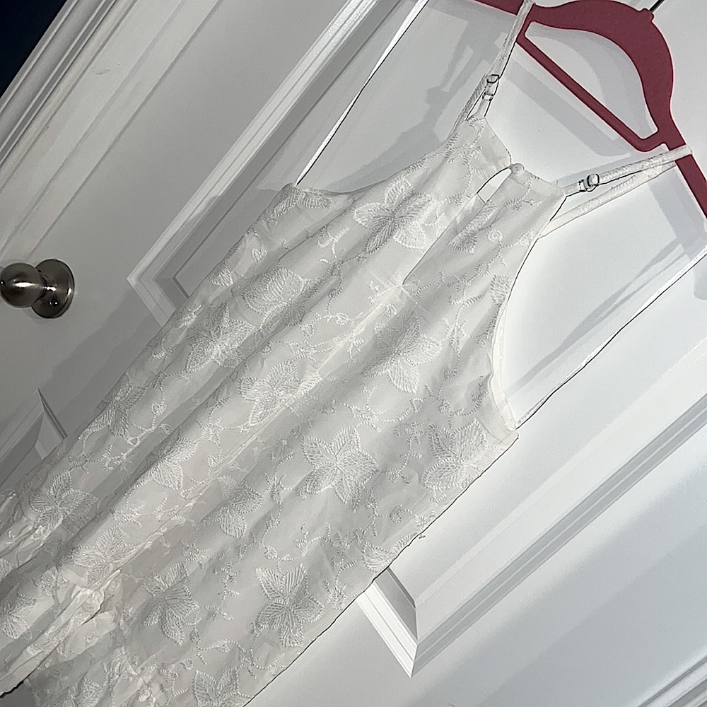 White Dress Brand new - Picture 5 of 7
